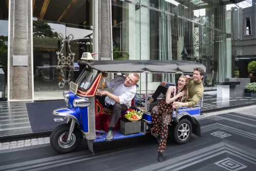 The St. Regis Bangkok بالقرب من الفندق Photos