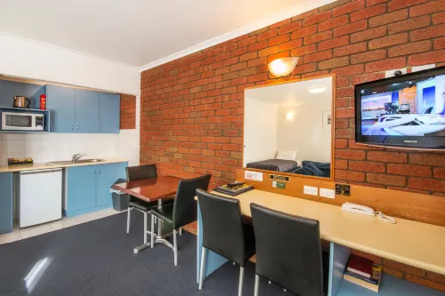 Torquay Tropicana Motel Rooms Photos
