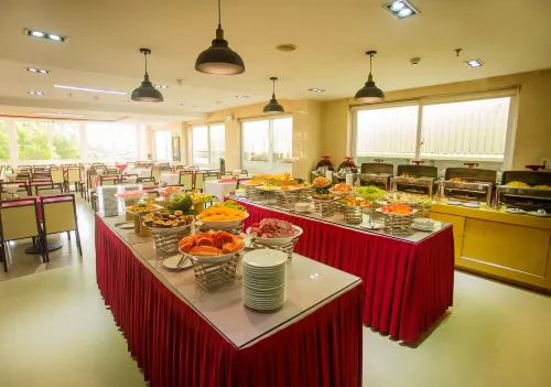 Khách sạn Dendro Ăn uống Photos