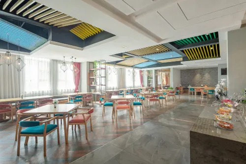 Maison New Century Hotel Shanghai Changxing Island Dining Photos