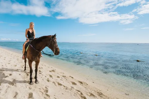 LUX* Le Morne, Mauritius Рядом с отелем Photos
