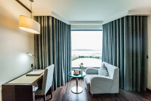 Central Luxury Hạ Long Hotel Phòng Photos