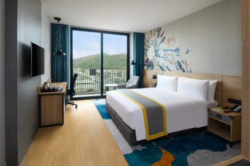 Holiday Inn & Suites Siracha Laemchabang Huoneet Photos