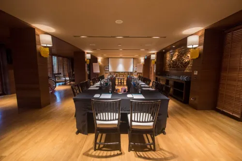 Hotel Indigo Bali Seminyak Beach Business Photos