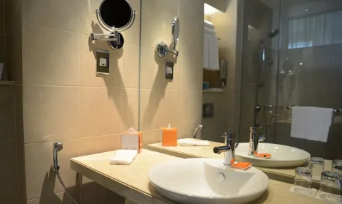 Centro Yas Island Rooms Photos