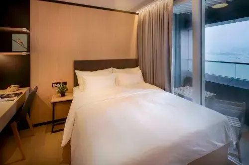 CM+ Hotels and Serviced Apartments Kamar Photos