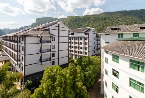 Emperor Hotel Exterior Photos