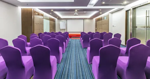 The Bauhinia Hotel Shenzhen (Luohu Port Grand Theatre Metro Station) Espaces Affaires Photos