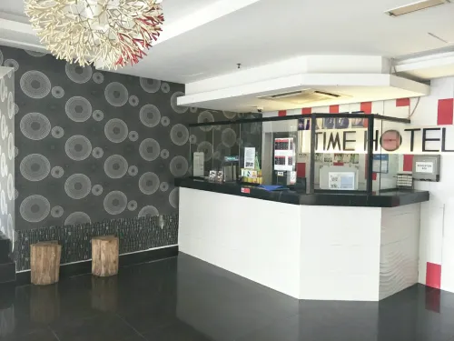Time Hotel Unggulan Photos