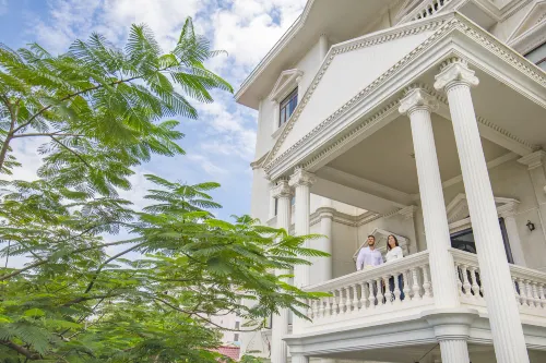 White Mansion Suositellut Photos