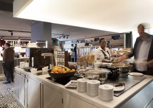 Living Hotel Frankfurt Restauration Photos