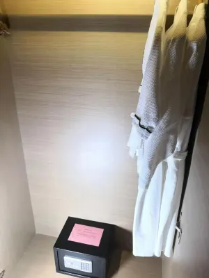 Mid-Level Hotel Photos