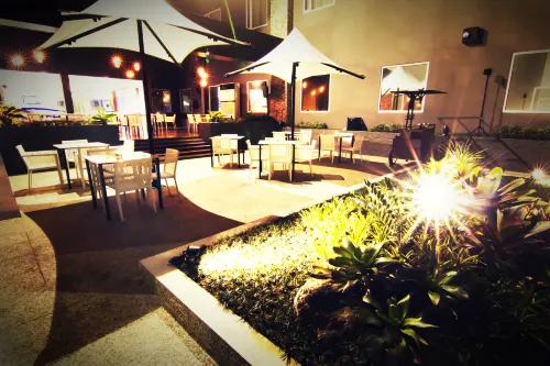 Bonnet Hotel Surabaya Mahlzeiten Photos
