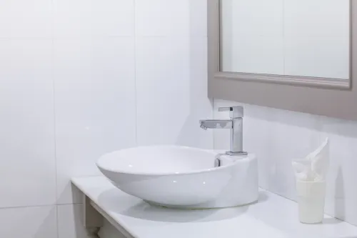 Hataara Kamar Photos