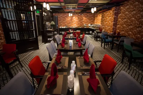 Max Boutique Hotel Restauration Photos