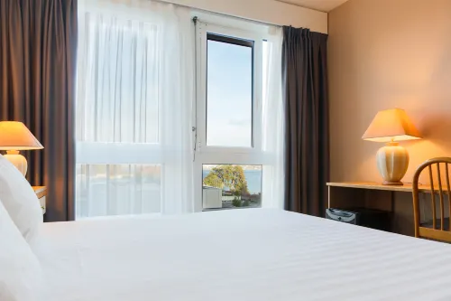 Drake Longchamp Rooms Photos