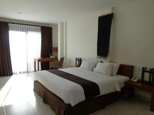 Luwansa Beach Resort Kamar Photos