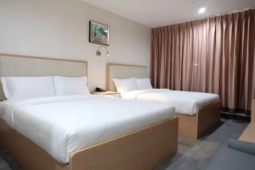 LIC Plaza Hotel Chambres Photos