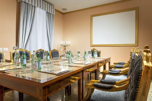 Golden Tulip Rome Piram Business Photos