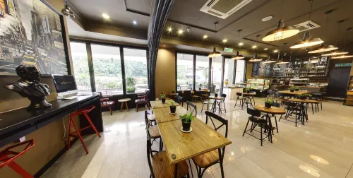 Manhattan Business Hotel Damansara Perdana Restauration Photos