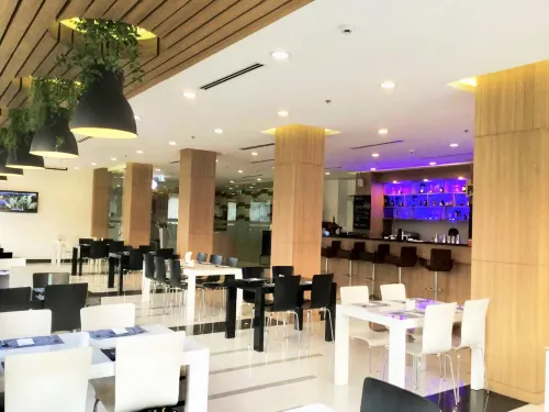 Holly Hotel Myanmar Ristorazione Photos