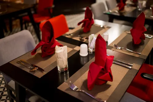 Max Boutique Hotel Restauration Photos