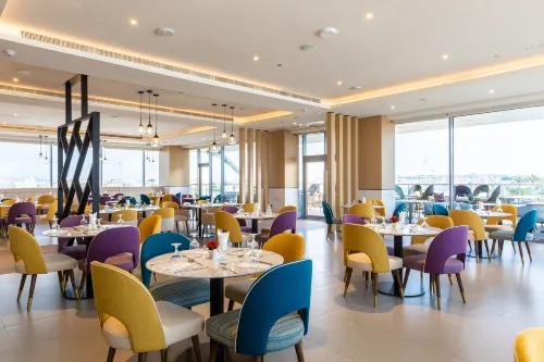 Premier Inn Dubai Dragon Mart Restauration Photos