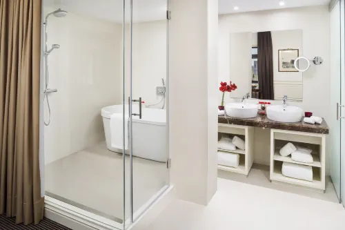 Hotel Fenix Gran Meliá - The Leading Hotels of the World Huoneet Photos