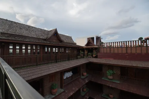 True Siam Rangnam Hotel Exteriör Photos