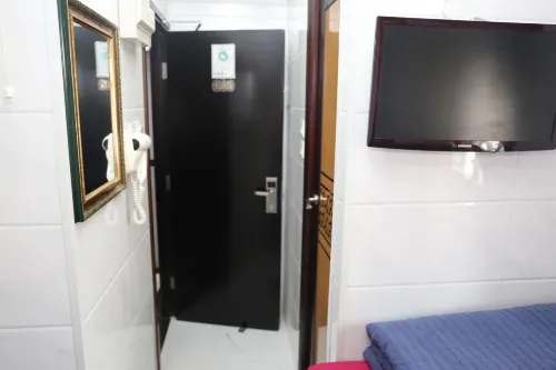V Inn Kamar Photos