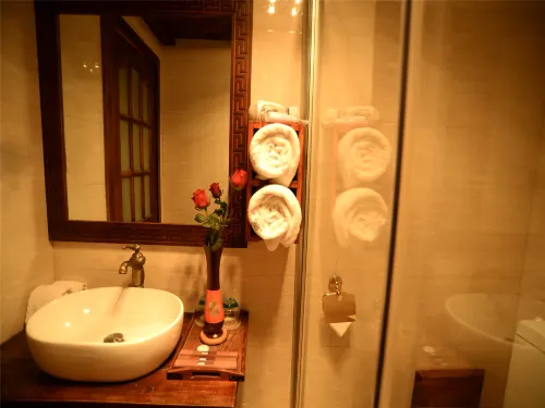 Shangri-La Mubuo Hotel (Dukezong Ancient City) Photos