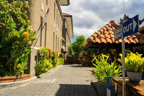 Hotel Puri Ayu Bali Eksterior Photos