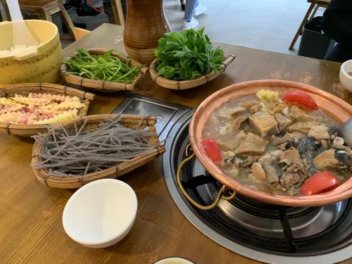 Vienna Hotel (Lijiang Old Town) Photos