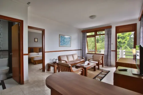 The Jayakarta Cisarua Inn & Villas Kamar Photos