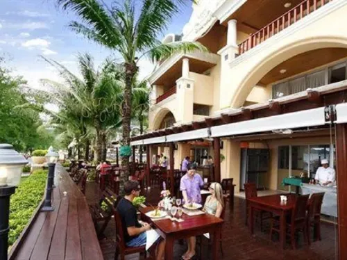 Phuket Graceland Resort and Spa Dining Photos