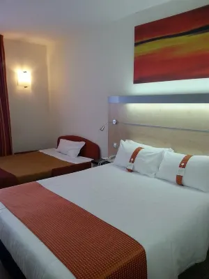 Holiday Inn Express Vitoria Rooms Photos