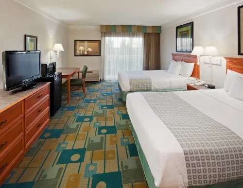 La Quinta Inn & Suites by Wyndham Redding Chambres Photos