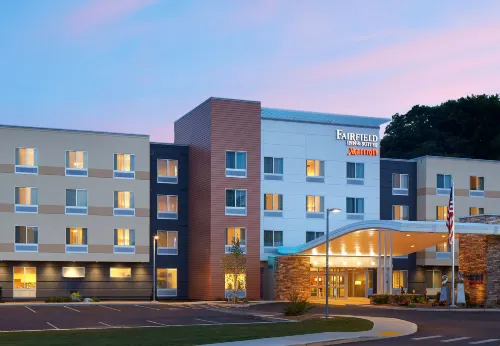 Fairfield Inn & Suites Springfield Northampton/Amherst Exterior Photos