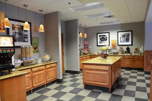 Hampton Inn and Suites by Hilton Windsor Dining Photos