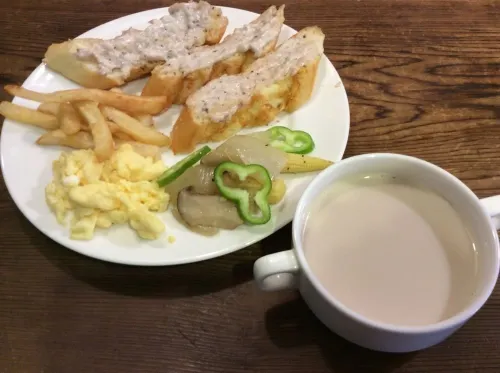 Golden Hotel Dining Photos