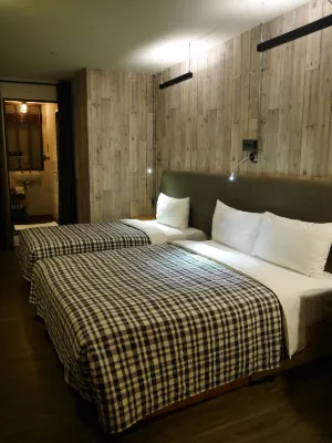 Hotel Papa Whale Rooms Photos