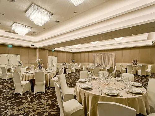 Swan River Hotel Dining Photos