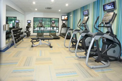 Holiday Inn Express & Suites Newport News Loisirs et amusements Photos