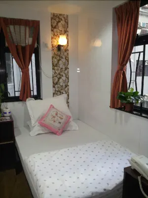 New London Hostel Rooms Photos