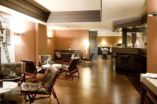 New Hotel Charlemagne Dining Photos