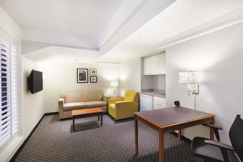 La Quinta Inn & Suites by Wyndham Raleigh Durham Airport Photos