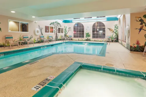 Holiday Inn Express & Suites Bishop Leisure & Recreation Photos