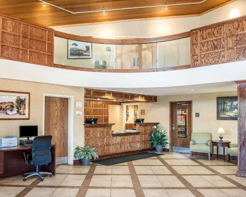 Baymont by Wyndham South Bend Near Notre Dame Public Areas Photos