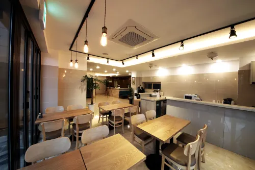 Harbor Hotel Restauration Photos