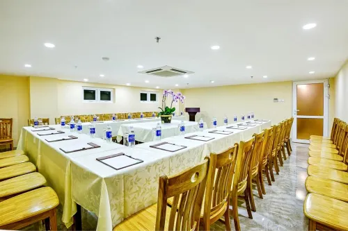 Nhat Minh Hotel and Apartment Espaces Affaires Photos